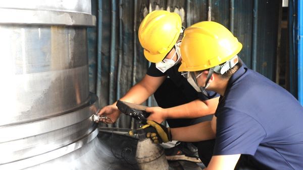 大型铸钢厂超声波探伤现场情况如何？