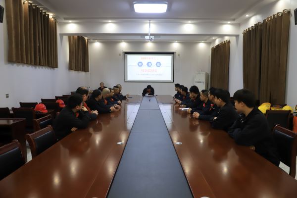 师道匠心铸钢魂：腾飞铸钢“师带徒”与教师节的双向奔赴