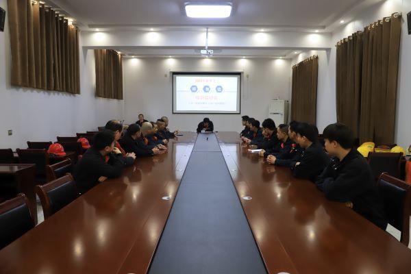师道匠心铸钢魂：腾飞铸钢“师带徒”与教师节的双向奔赴