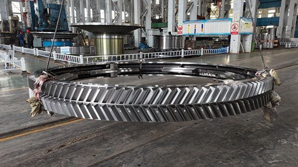 铸钢件厂家如何提高大型铸钢件的抗疲劳性能和冲击韧性？