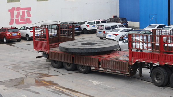 腾飞铸钢—中间转台