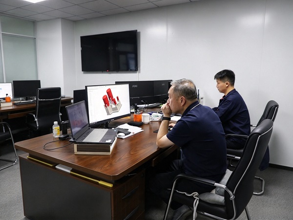 腾飞铸钢